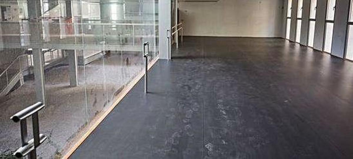 Aspecto de la nueva aula de danza del Conservatorio de Eivissa, donde se ha colocado ya un suelo especial para practicar 'ballet'.
