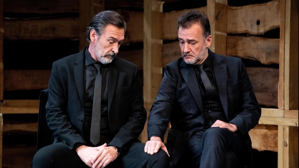 Ginés García Millán y José Luis García-Pérez en una escena de 'Amistad', que hoy se representa en el López de Ayala.