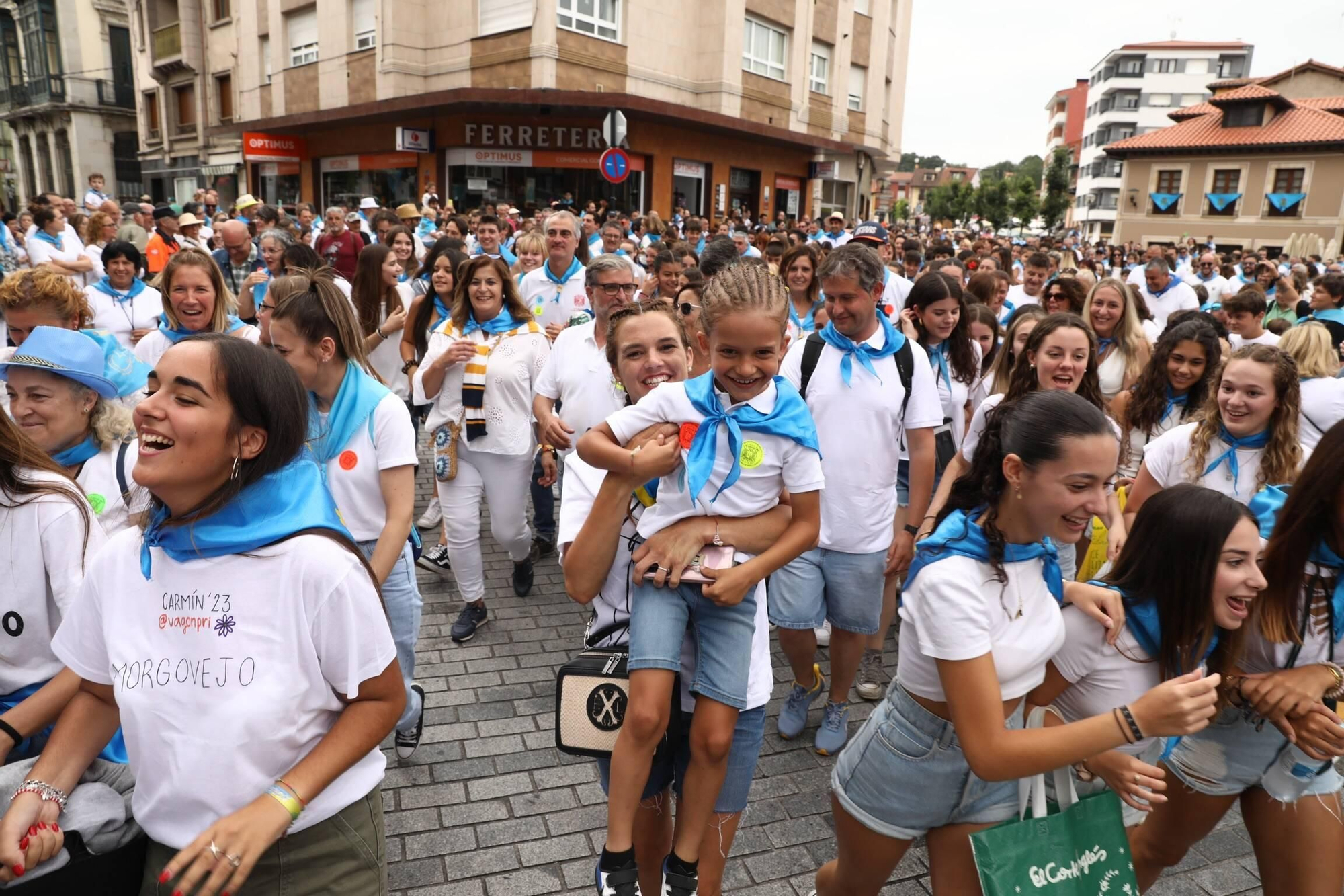 En imágenes: Miles de romeros celebran el Carmín en la Pola