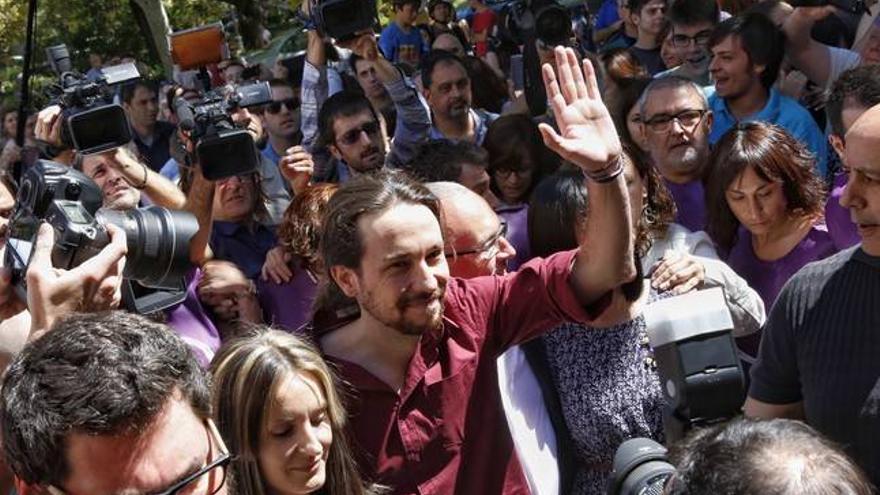 Iglesias llama a los socialistas que votaron con ilusión en el 82 a pasarse a Podemos