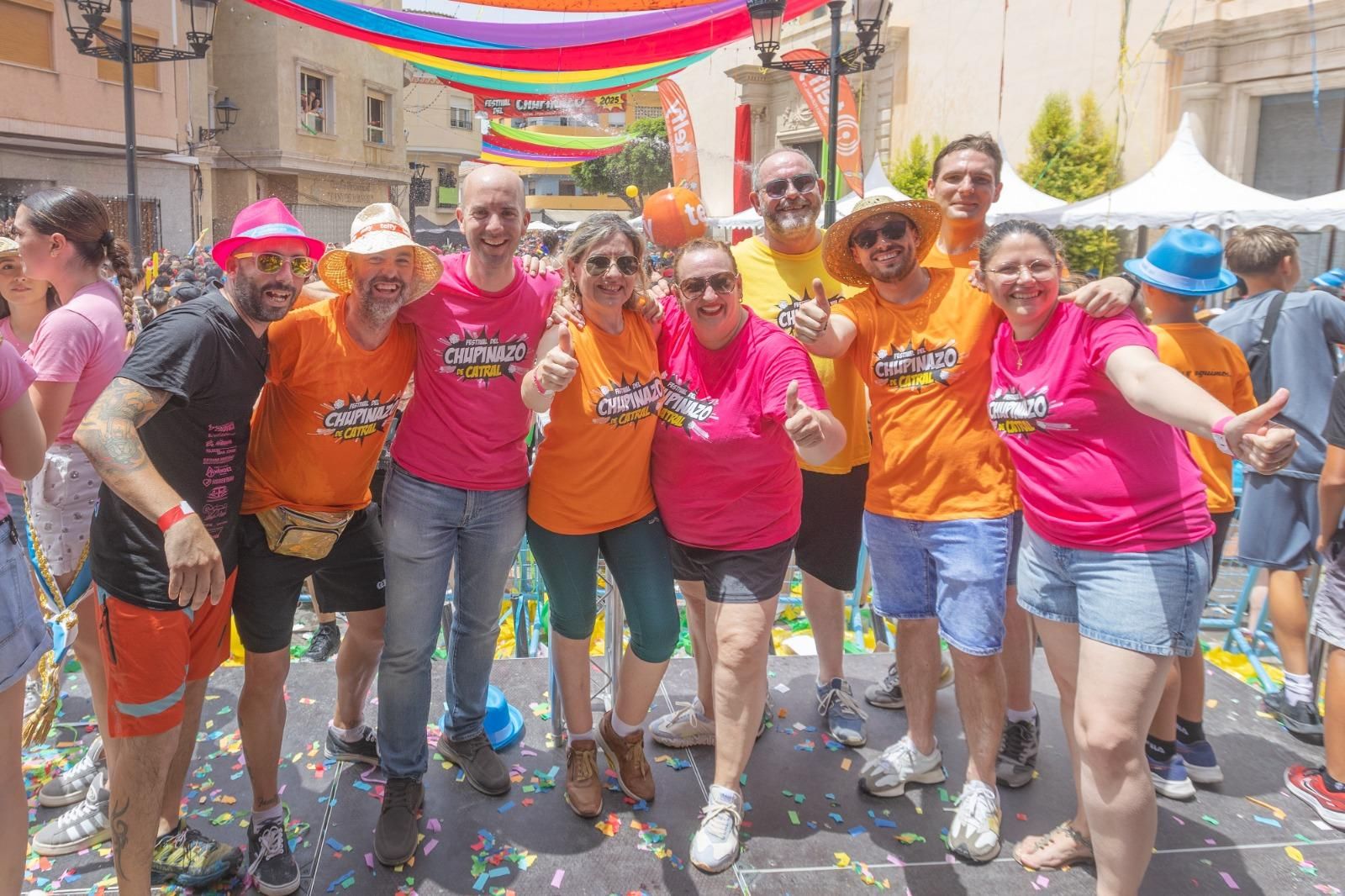 El primer Chupinazo, el de Catral, arranca el ciclo de fiestas veraniegas de los pueblos de la Vega Baja