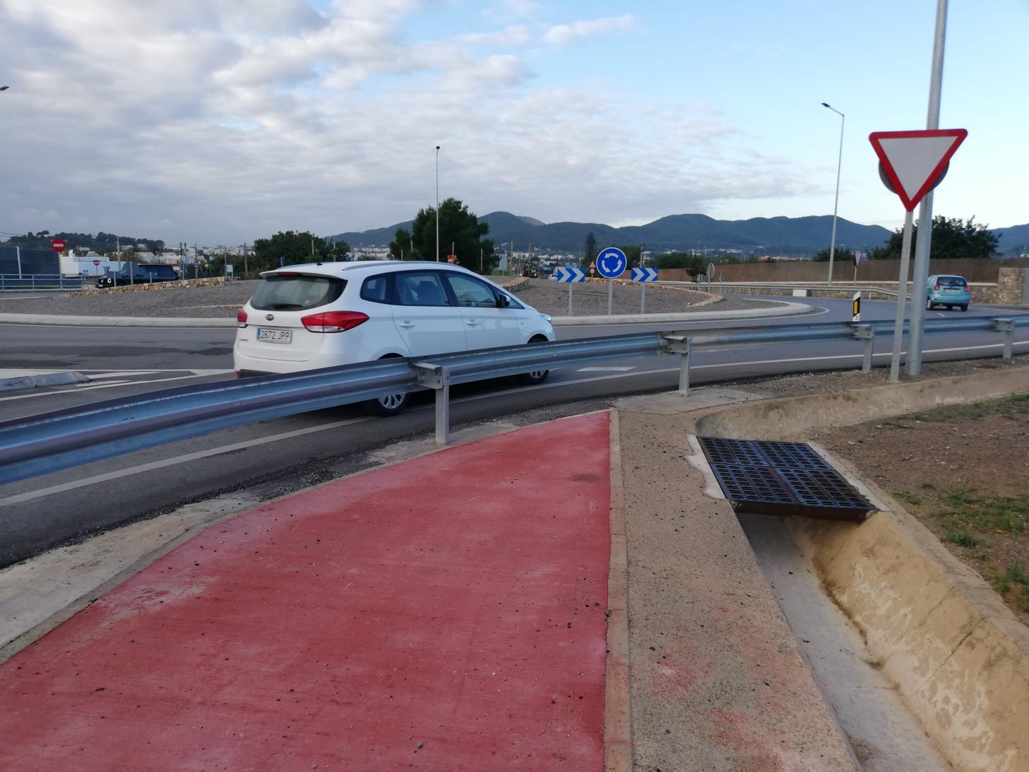 El carril bici más absurdo de Ibiza