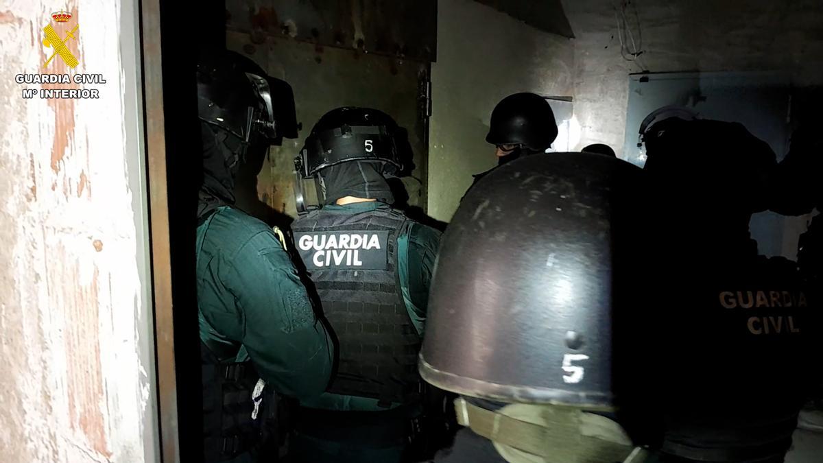La guardia civil en la operación ‘Rajua’ que ha desmantelado un grupo criminal en la comarca de la Vega Media.