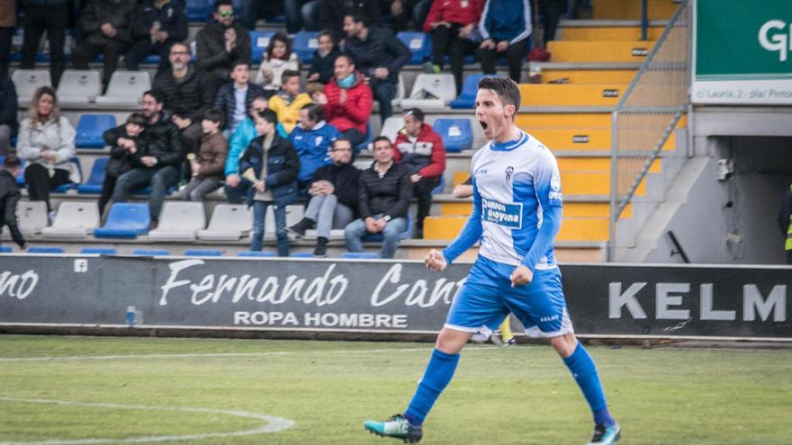 Kilian celebra su último gol, en El Collao, ante el Aragón.