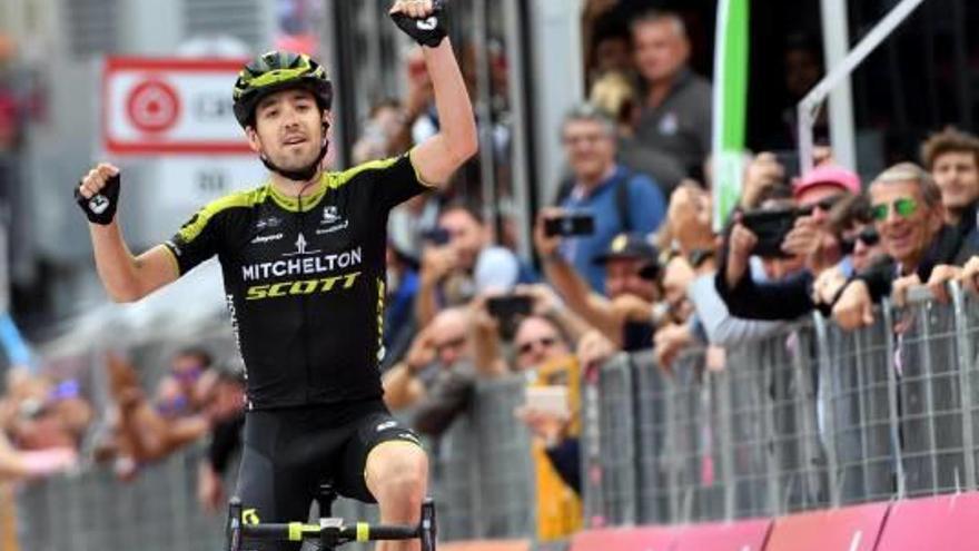 Mikel Nieve celebra la victoria en la penúltima etapa .