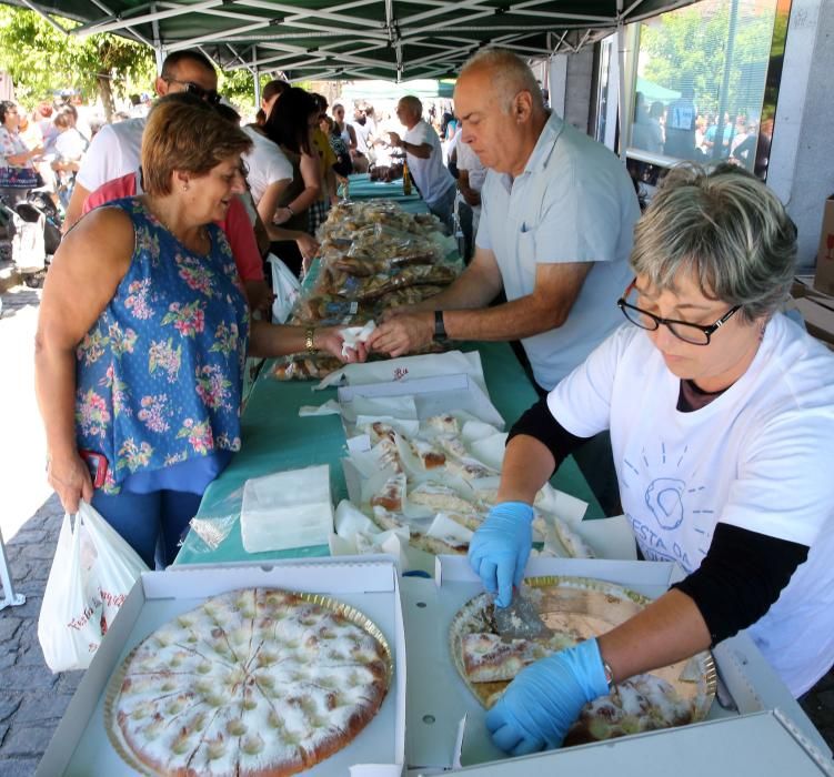 La villa miñorana recupera su tradicional fiesta y despacha 30.000 unidades.