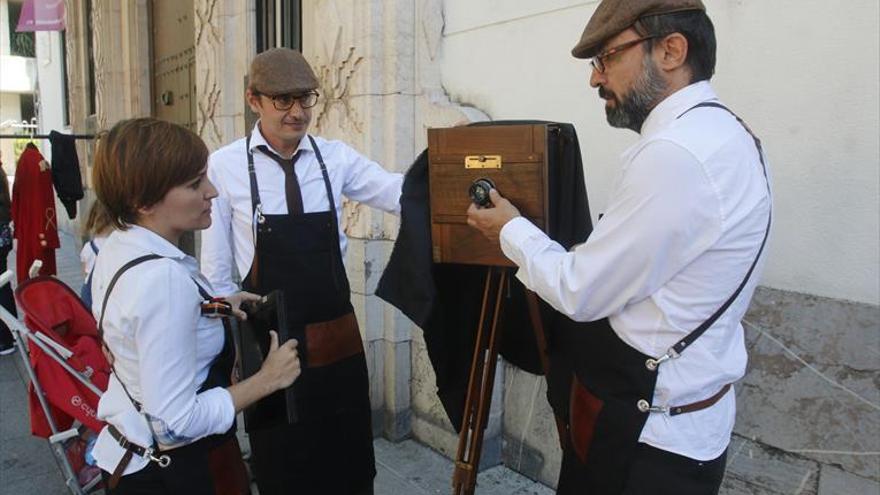 La fotografía antigua vuelve a Córdoba en el bulevar