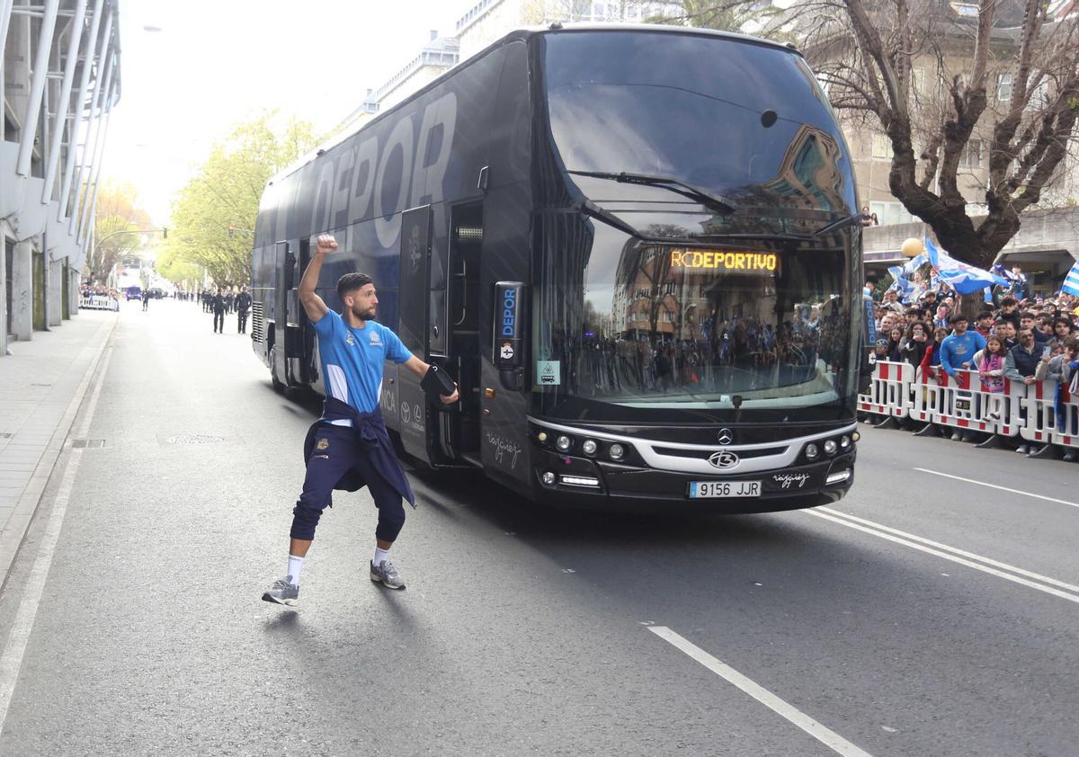 Así recibió el deportivismo al equipo antes del partido ante el Málaga