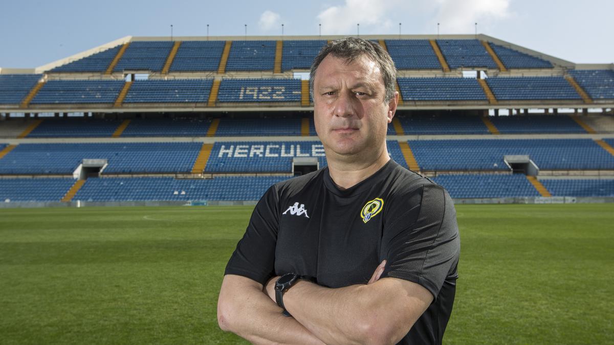 Manolo Díaz, entrenador del Hércules, este jueves en el Rico Pérez