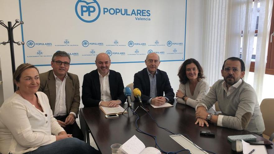 Los ediles del grupo municipal popular.