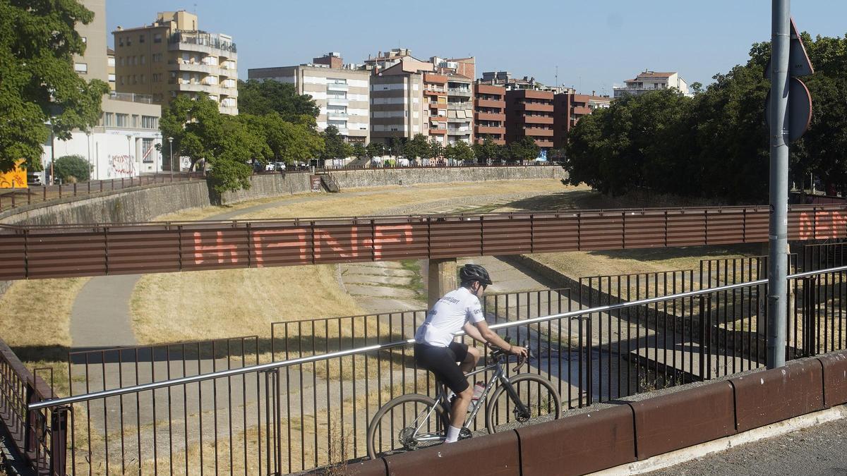 Una imatge d'arxiu de la passera de la Font del Rei de Girona