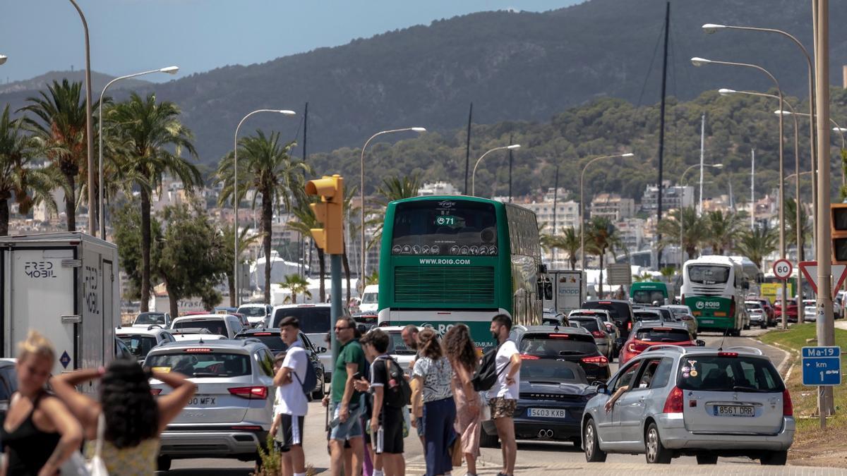 Colapso en Palma por la avalancha de turistas