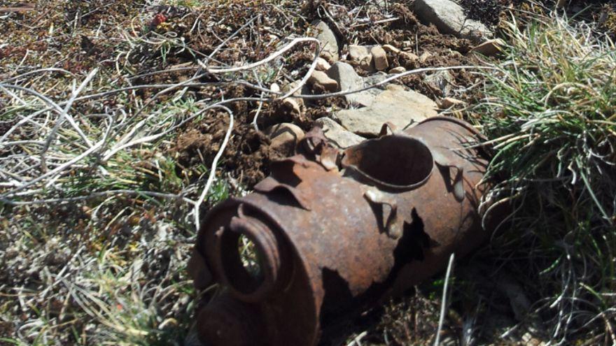 Granada Lafitte, hallada no lejos de la trinchera junto a la que aparecieron los restos de un soldado desconocido de la Guerra Civil en El Toro (Castellón).