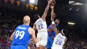 El Barça pateix una rebolcada del Madrid en l’estrena de la final