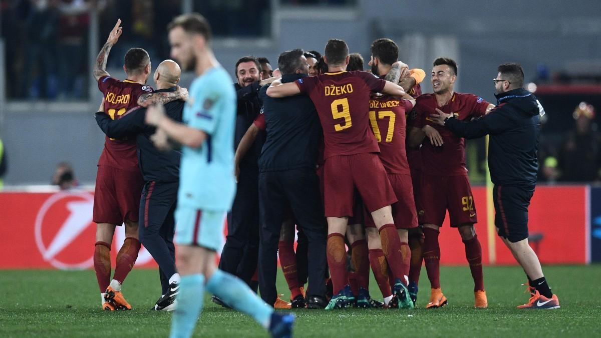 La Roma celebra su pase de ronda ante el Barça