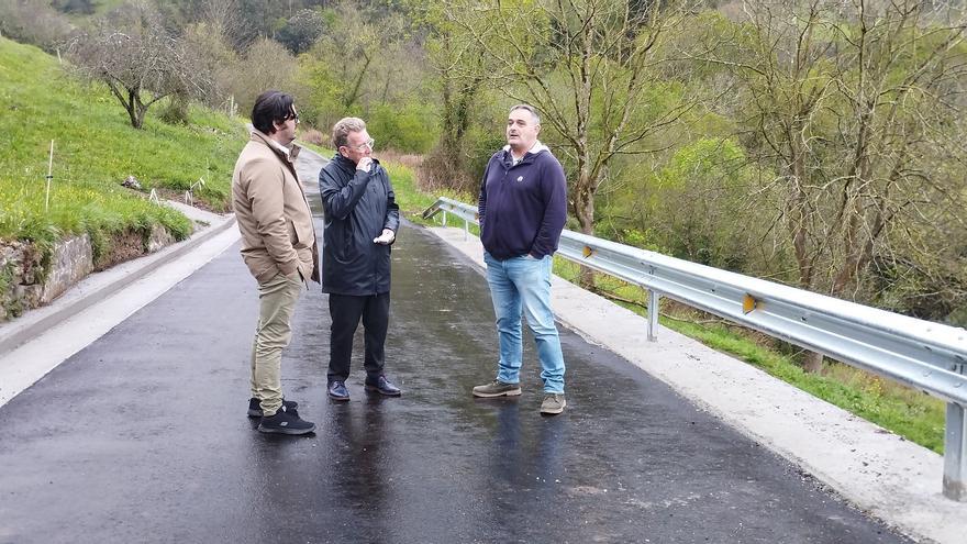 Llanes finaliza la reparación y mejora de la carretera de Caldueñín