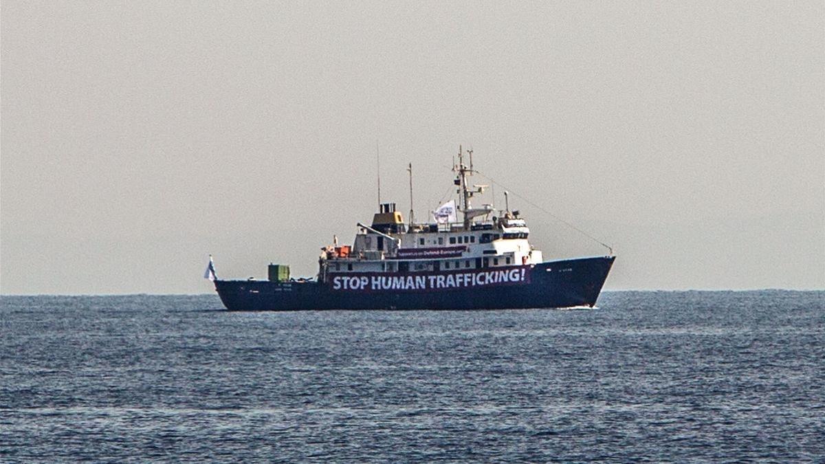 barco extrema derecha