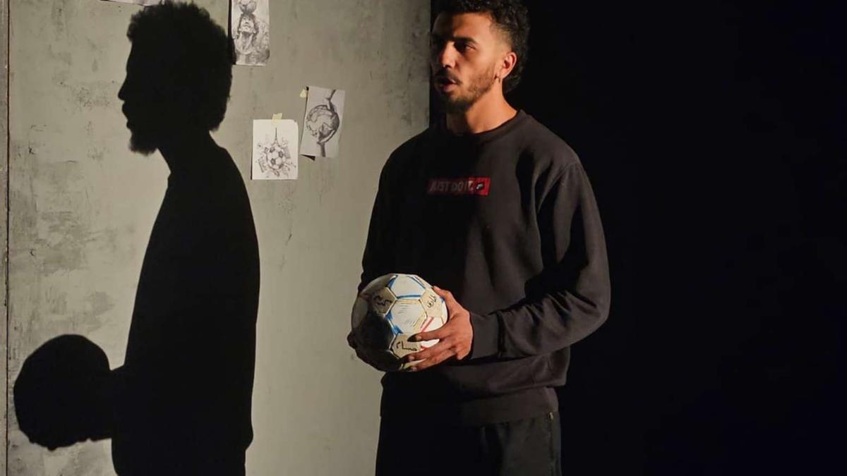 Llega a Santiago 'Foot',  la obra que muestra la realidad del genocidio en Gaza desde el fútbol