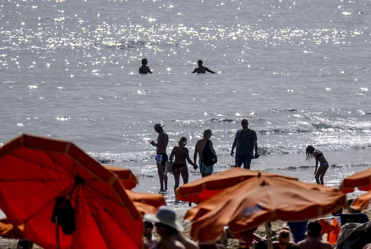 Primer baño de 2023 en las playas del sur de Gran Canaria