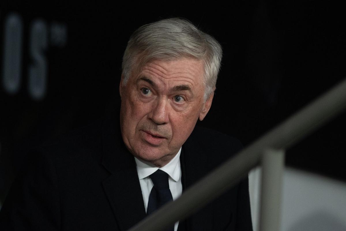 Ancelotti en el banquillo en un partido