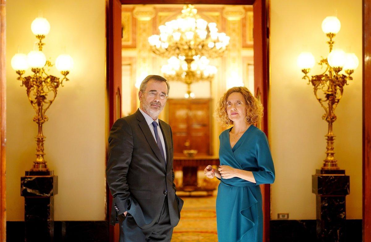 El presidente del Senado, Manuel Cruz, junto a Meritxell Batet, presidenta del Congreso.