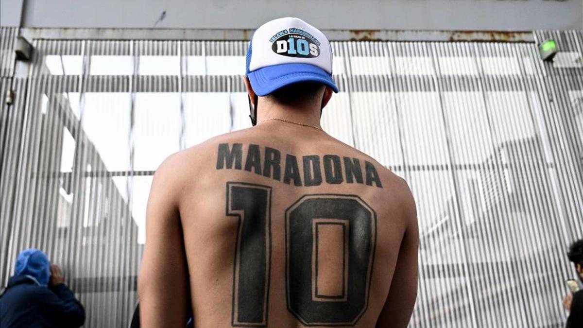Diego Maradona está a la espera de ser operado