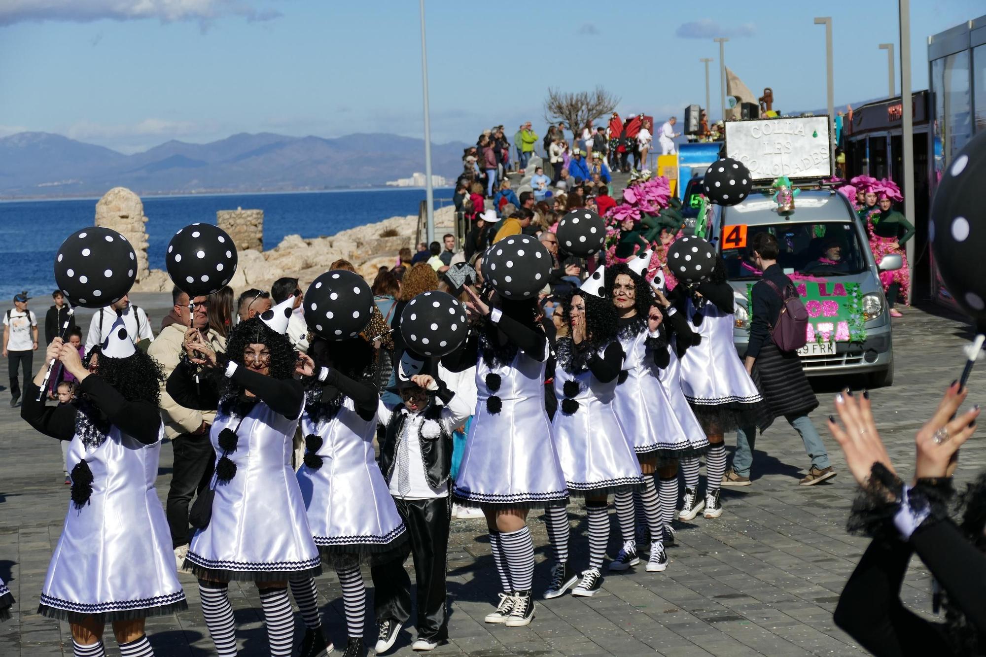 L'Escala s'acoloreix amb la rua de carnaval