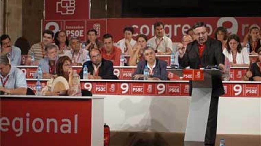 Ibarra se plantea abandonar la secretaría general del PSOE regional