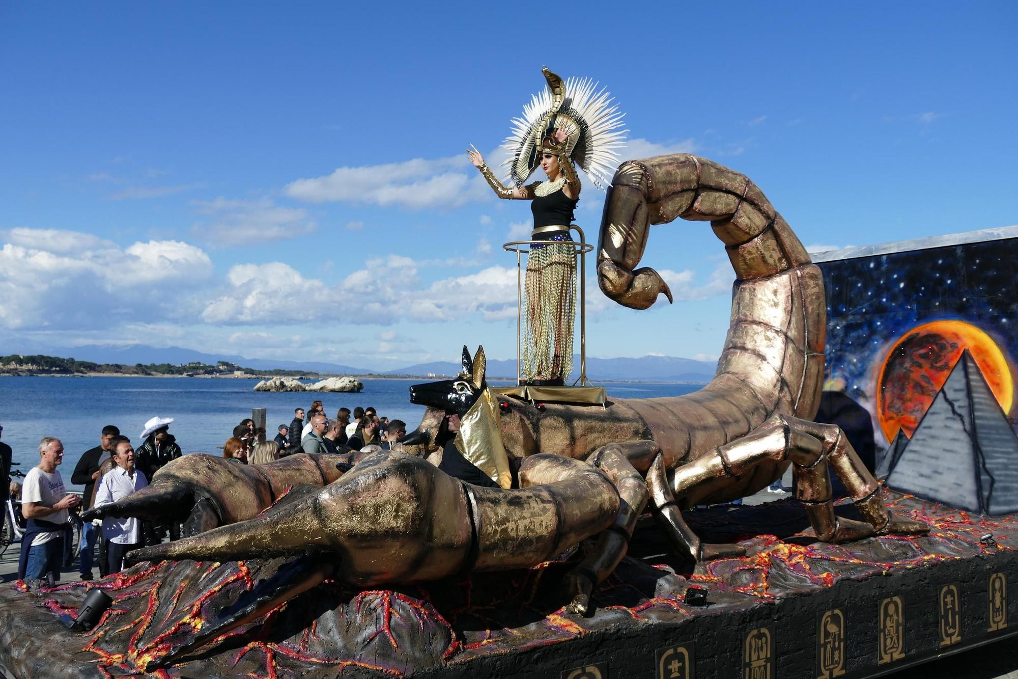 L'Escala s'acoloreix amb la rua de carnaval