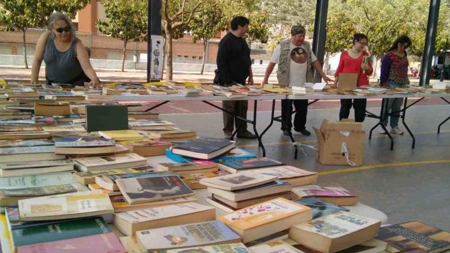 El punto de intercambio estuvo situado en el polideportivo.