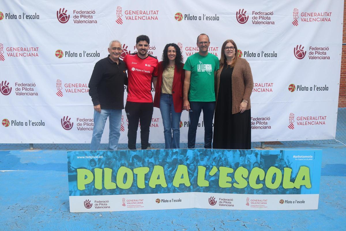 L'alcaldessa de Tavernes, Lara Romero, i els regidors José Enrique Cuñat i Encar Mifsud assistiren a la Trobada.