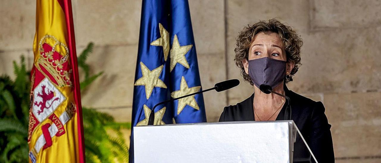 La delegada del Gobierno en Balears, Aina Calvo, en una comparecencia. | B.RAMON