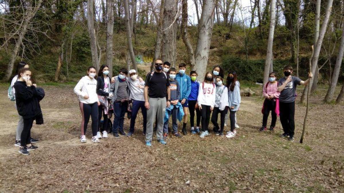 Actividades solidarias y una recogida de alimentos en el IES Ramón y Cajal