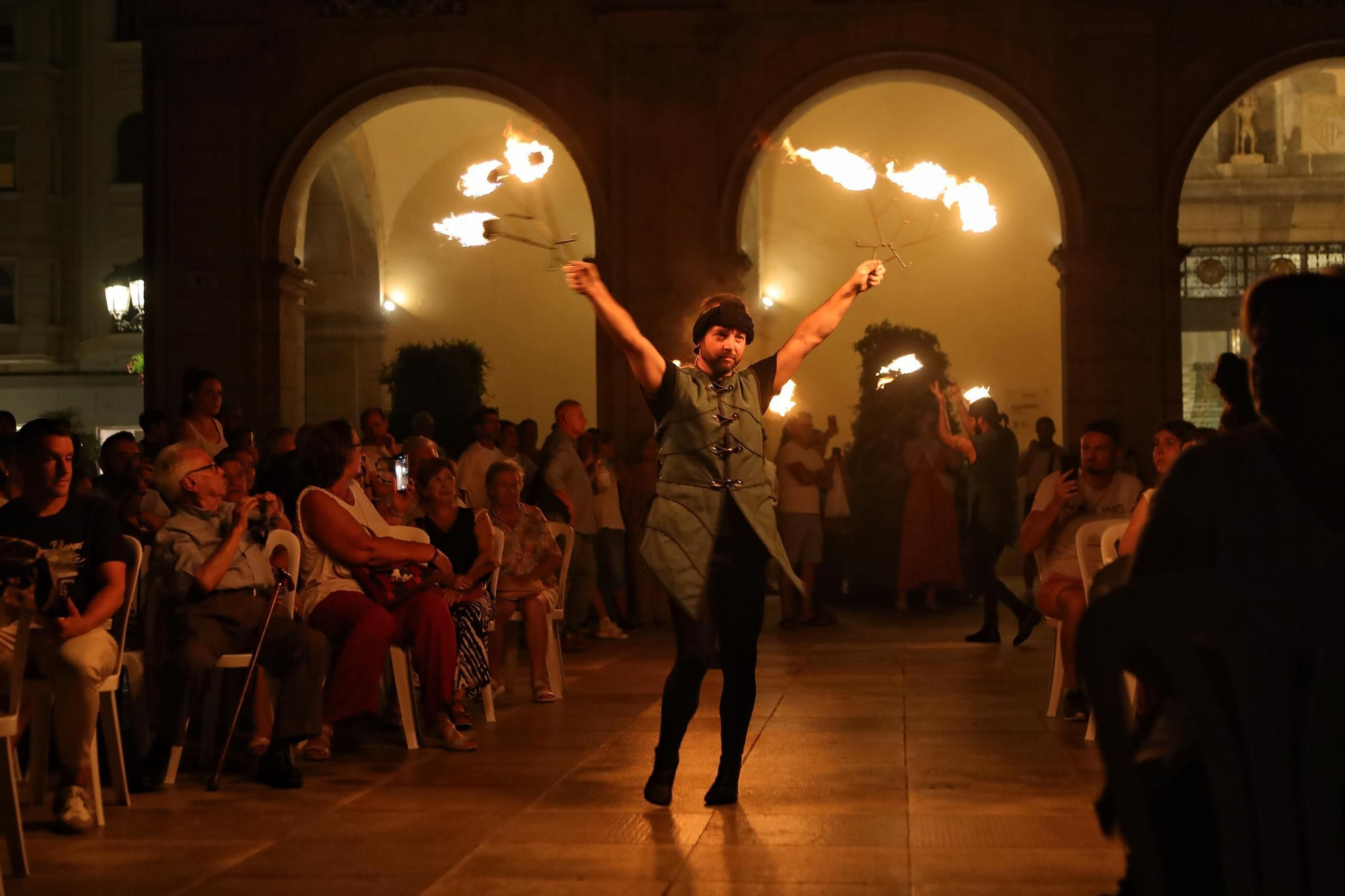 Jaume I ‘refunda’ la ciudad en un espectáculo de tradición