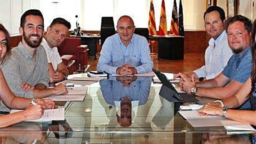 La reunión se celebró en la sede del Consell.