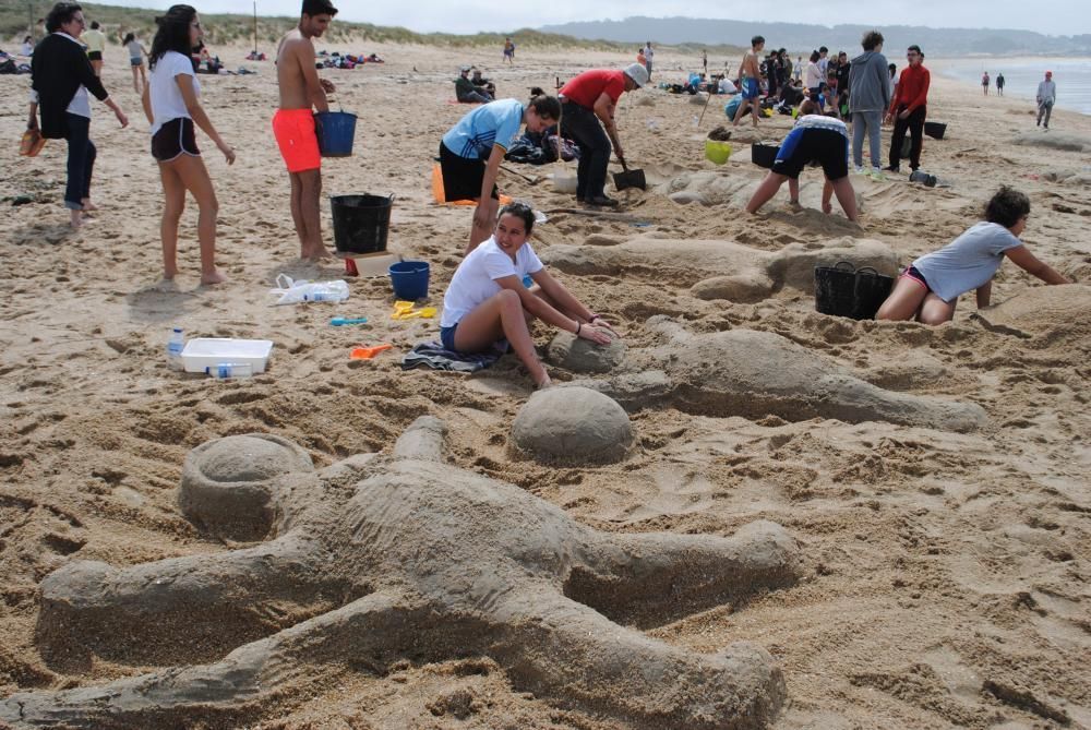 Esculturas de arena en la playa de A Lanzada