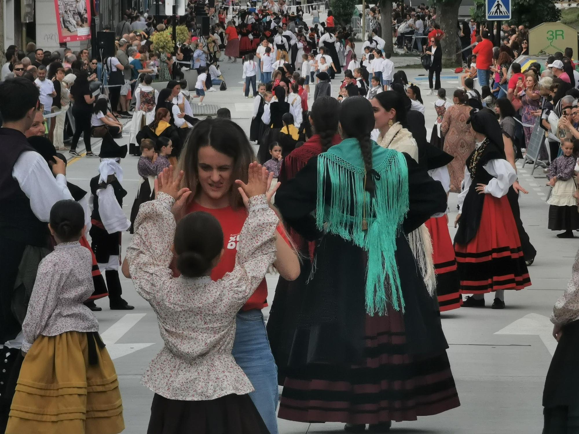 Día de la Muiñeira en Arteixo: folklore y danza toman la zona del Balneario