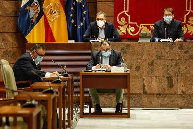 Blas Trujillo informa en el Parlamento del plan de vacunación contra el Covid-19