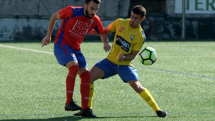 Un jugador del Umia presiona a un rival durante el encuentro de ayer. // Noe Parga