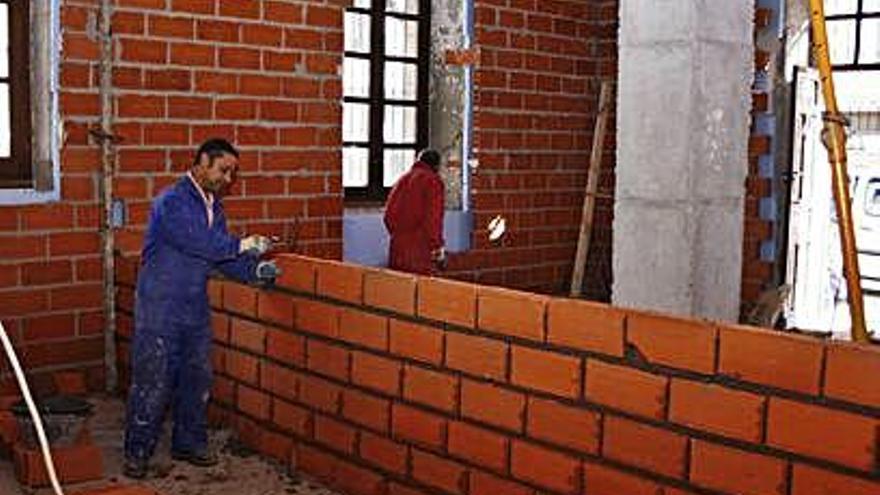 Trabajadores de la construcción durante una jornada de trabajo.