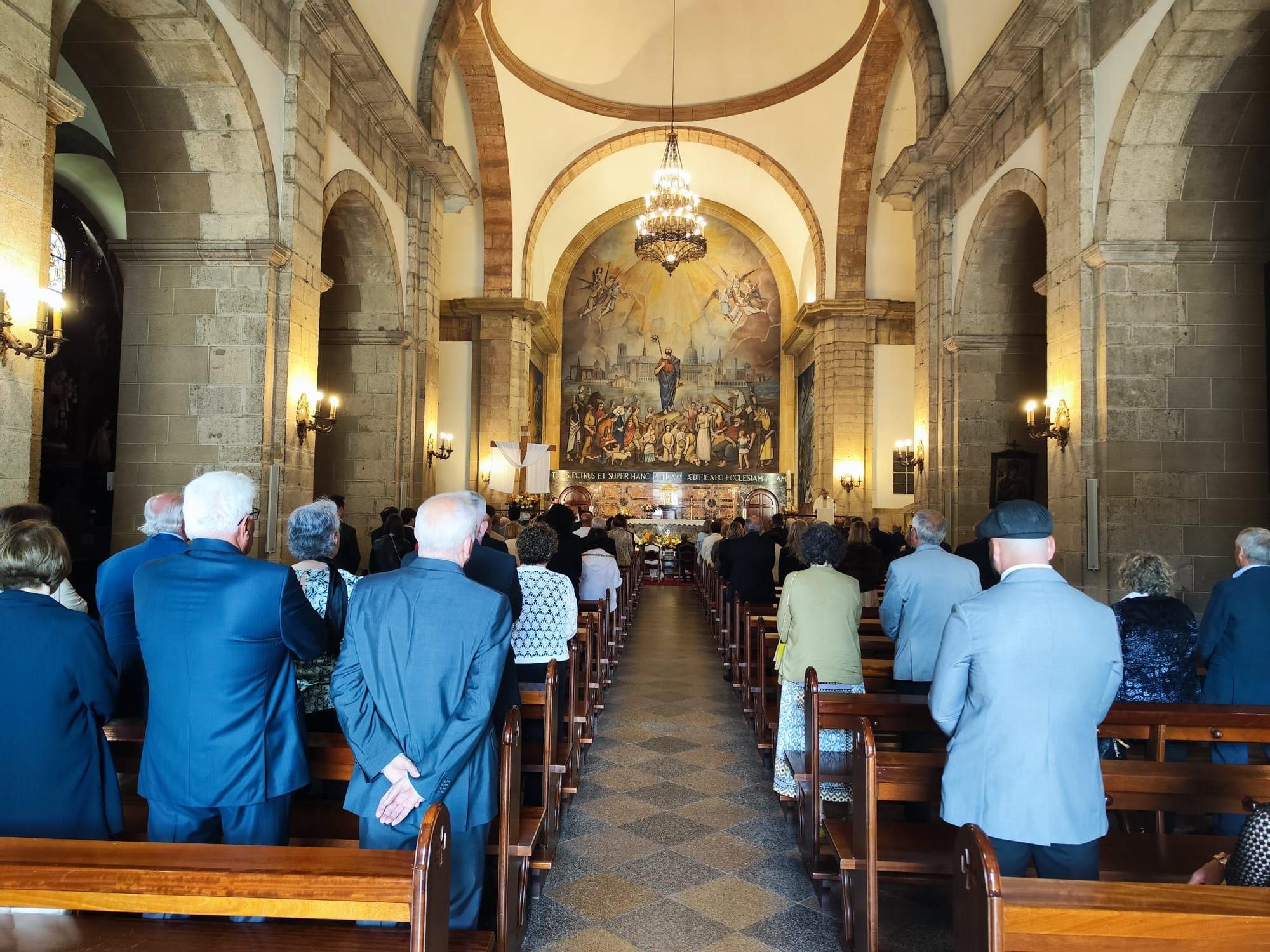 Bodas de oro en San Pedro de Juanjo Domínguez y Hermi Álvarez