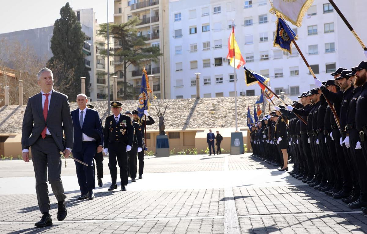 El ministro Grande-Marlaska, en el cuartel de Zapadores.