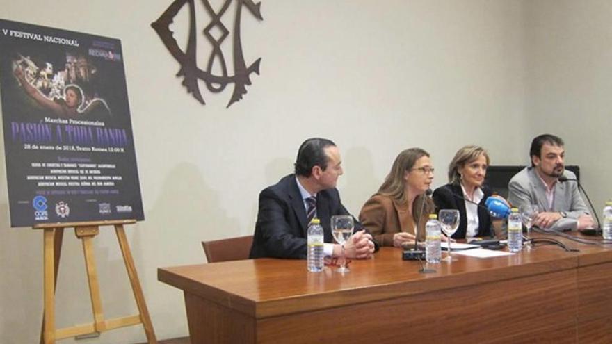 Sánchez Parra, Oliva, Romero y González en la presentación.