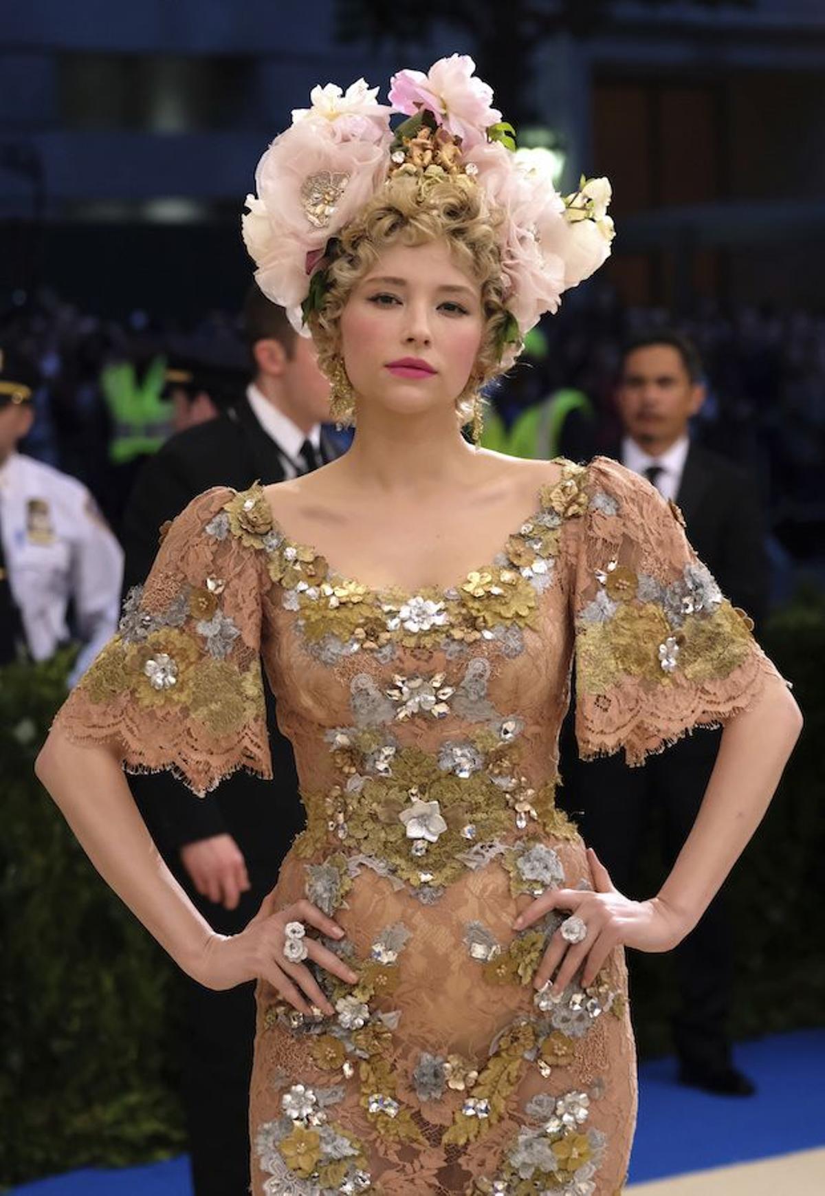 Los mejores looks de belleza de la Gala Met, Haley Bennett