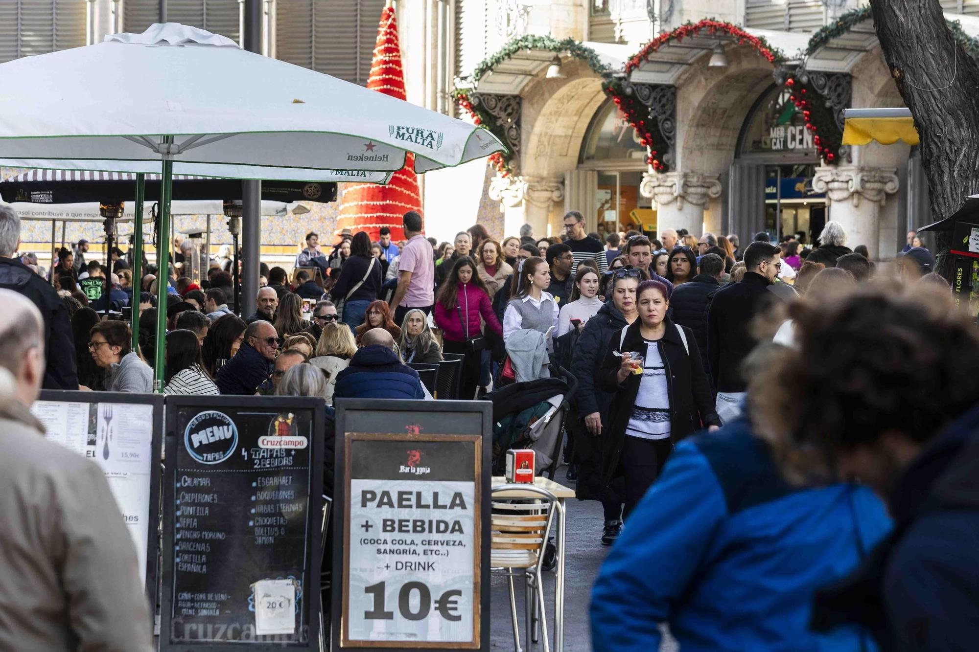 València, a reventar en el puente de la Constitución