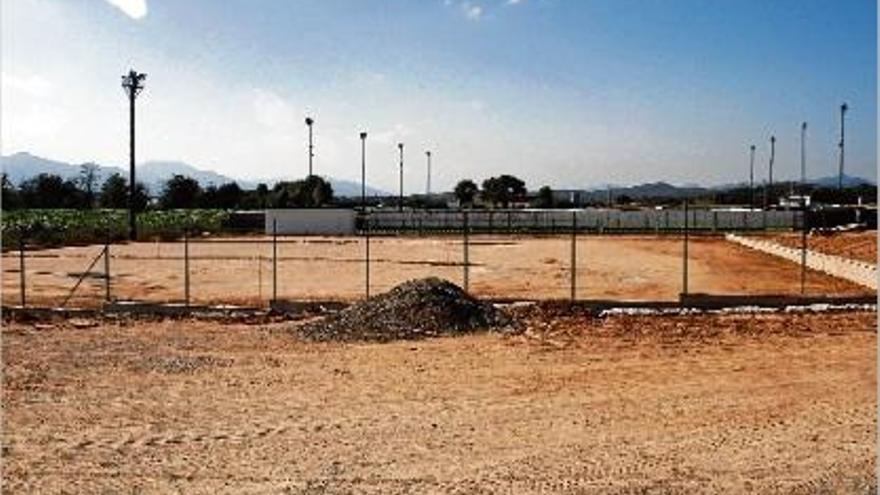 Imatge d&#039;aquesta setmana de les obres de construcció dels dos camps de futbol 7 a Vilobí d&#039;Onyar.