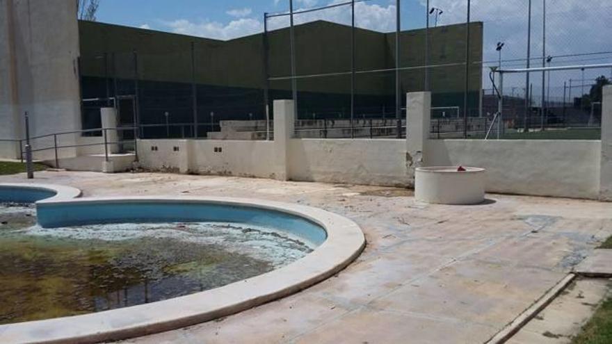 Paterna clausura la piscina municipal de verano por deficiencias técnicas