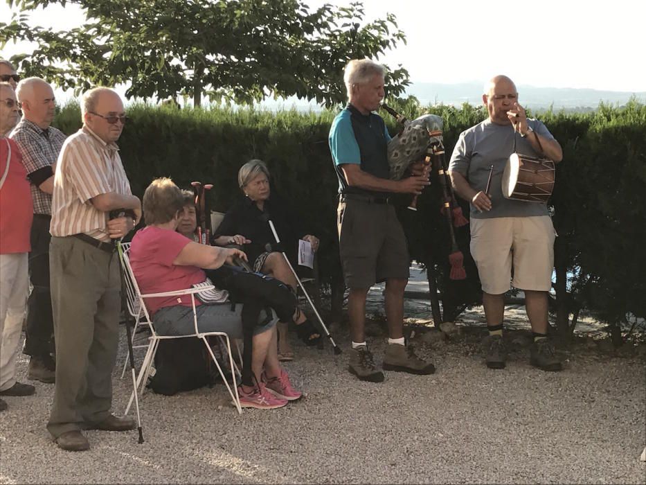 Excursionistas de Mallorca disfrutan de la salida del sol en es Pagos