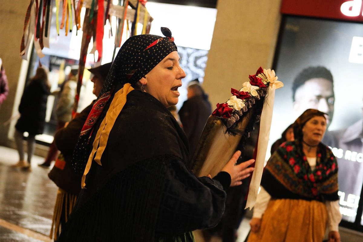 GALERÍA | Desfile de ramos de Navidad en el centro de Zamora