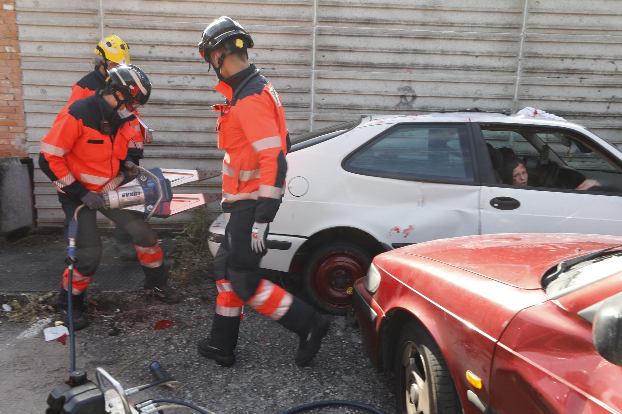 Simulacro en el instituto: "Esta adrenalina nos gusta y es necesaria para un momento como este"